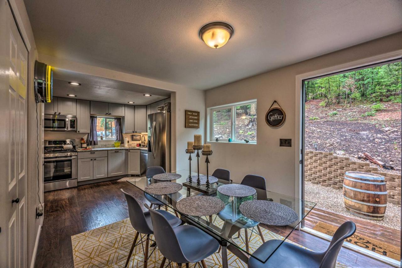 On The Rocks - A Modern Home With Decks And Views クラウドクロフト エクステリア 写真