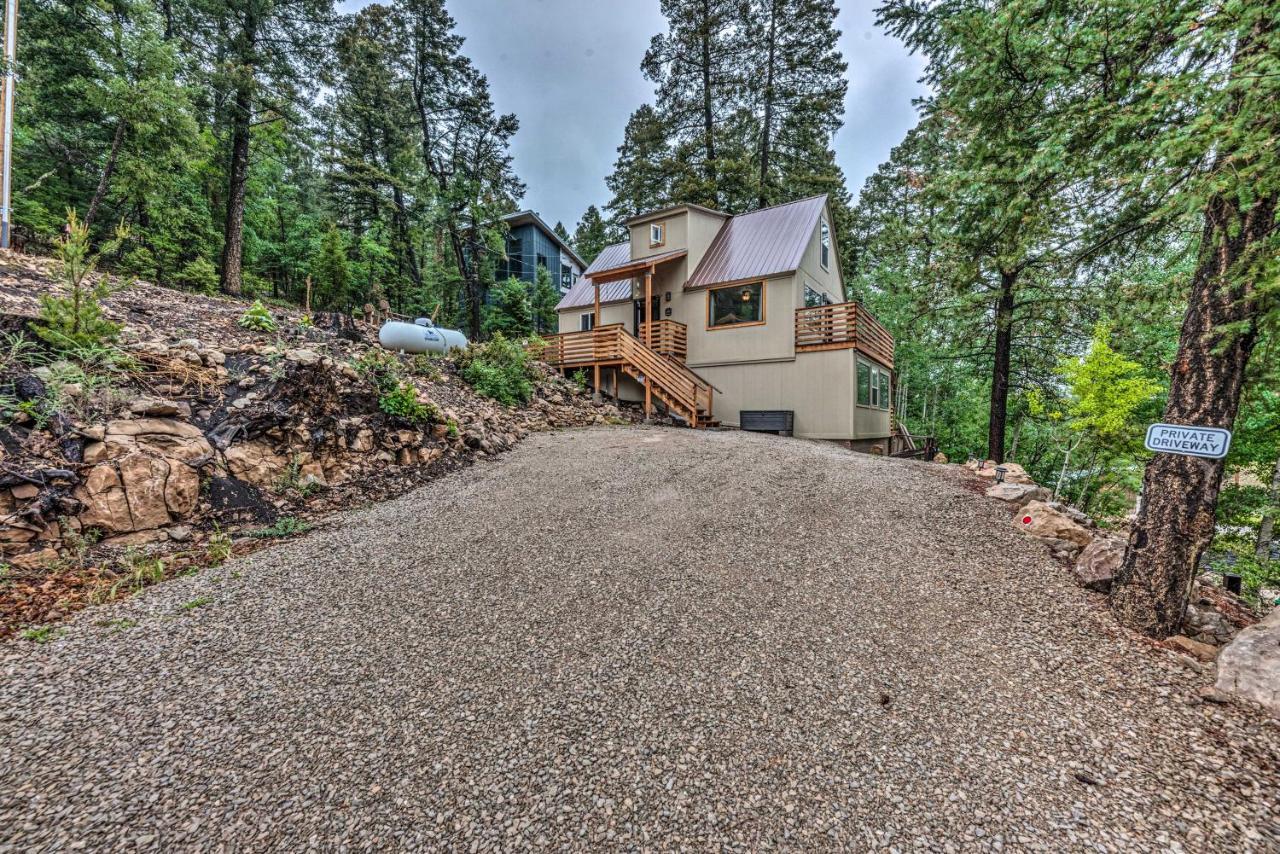 On The Rocks - A Modern Home With Decks And Views クラウドクロフト エクステリア 写真
